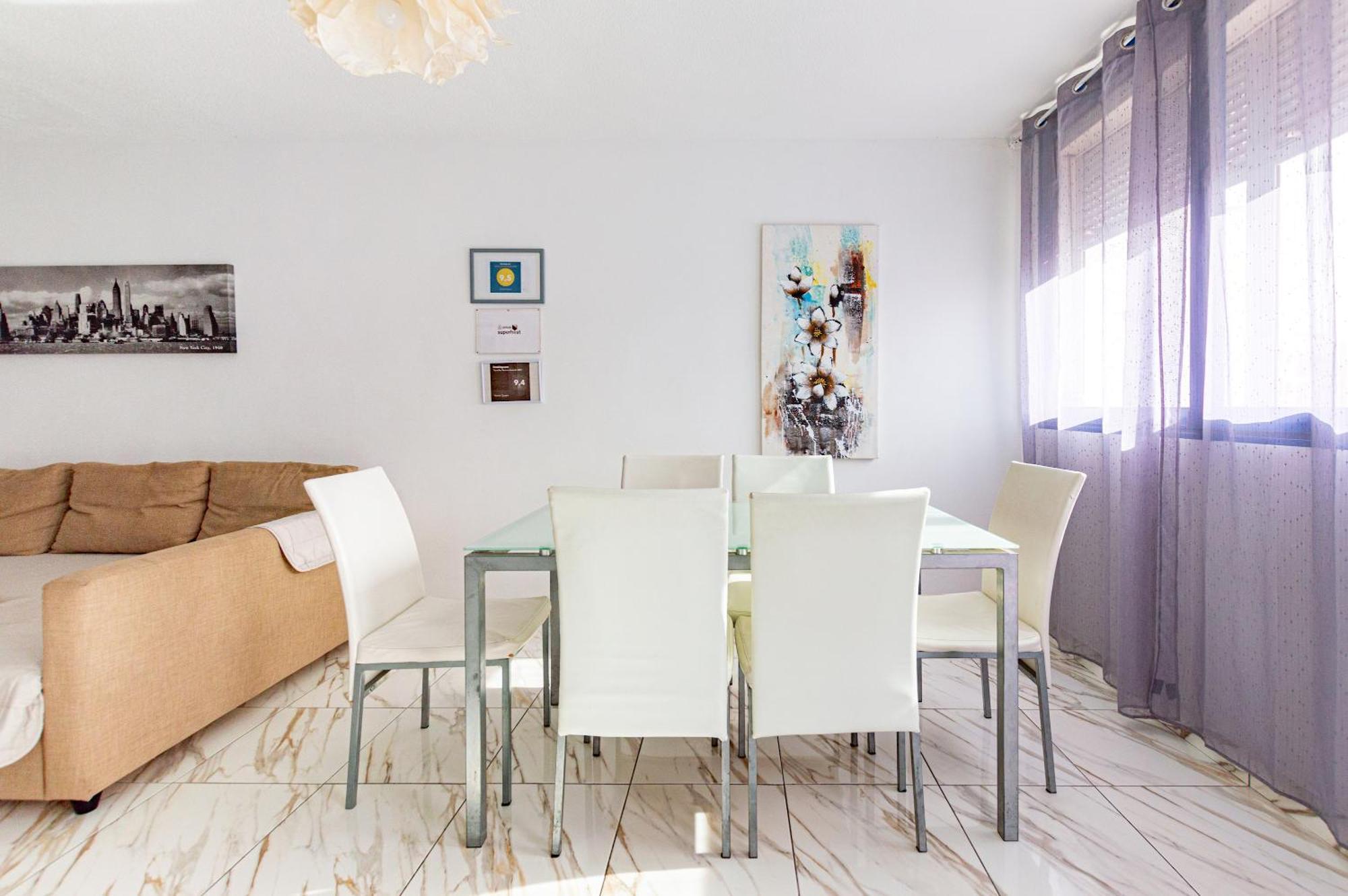 Home Queen คอร์ราเลโฮ ภายนอก รูปภาพ